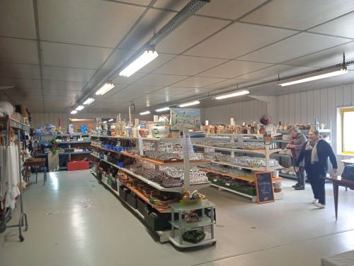 Marché aux puces permanent